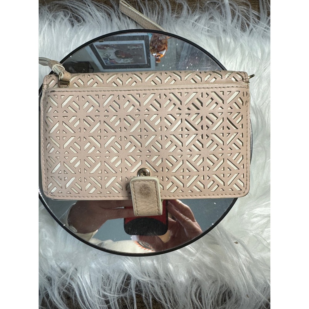 Tory Burch Cream Wallet - Picture 2 of 7
